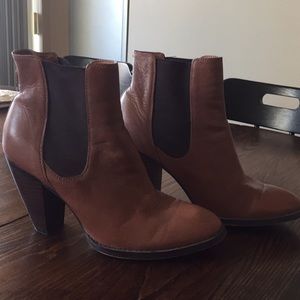 Women’s leather boots